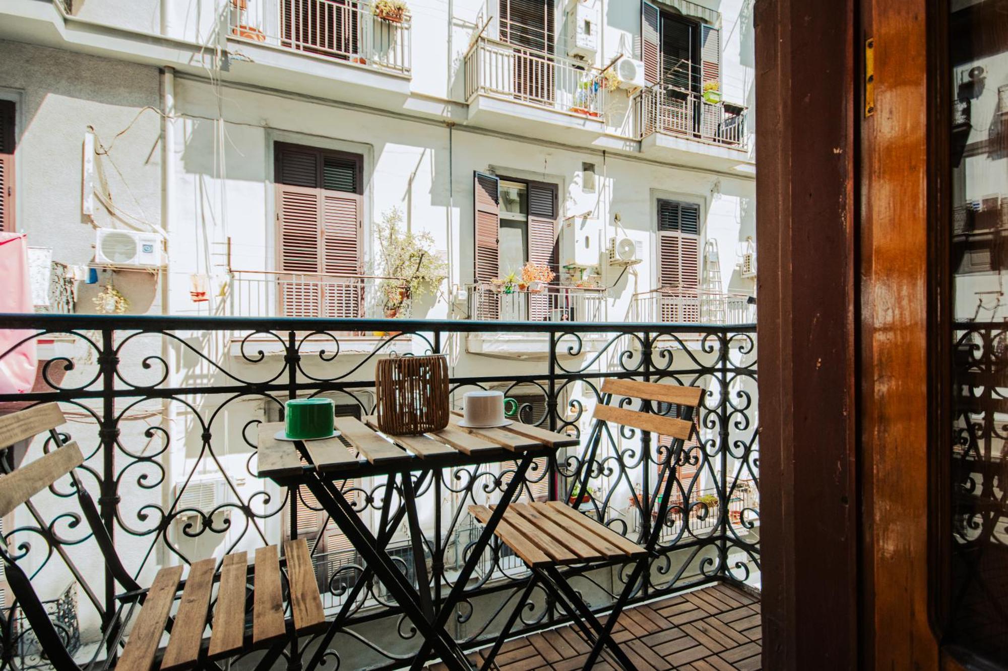 B&B Lara'S Home By I Borbone Napoli Ngoại thất bức ảnh